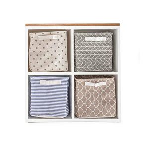 Estantería para canastas en cuarto infantil