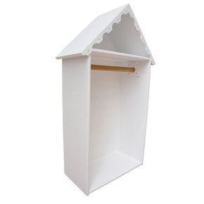 Ropero Montessori en forma de casa