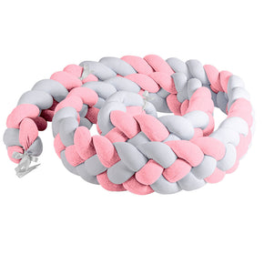 Detalle textura suave trenza para cama