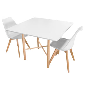 Mesa con sillas modernas