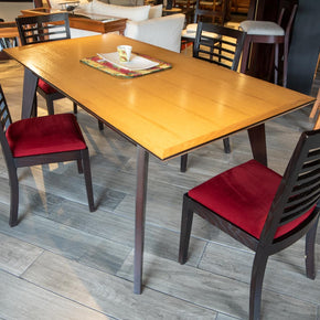 Mesa Toulouse en un ambiente moderno