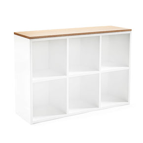 Estantería infantil de madera cubierta en encino